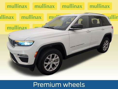 Used 2022 Jeep Grand Cherokee Limited AWD/4WD image 14