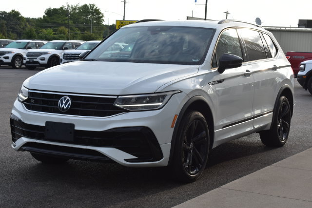 Used 2024 Volkswagen Tiguan SE R-Line AWD/4WD image 14
