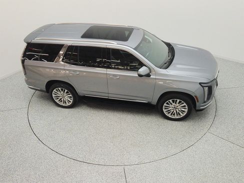 Used 2025 Cadillac Escalade Premium Luxury AWD/4WD image 25