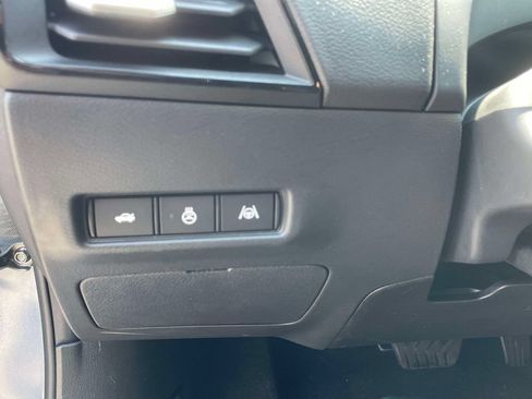 New 2026 Nissan Sentra SR w/ SR Premium Package FWD image 18