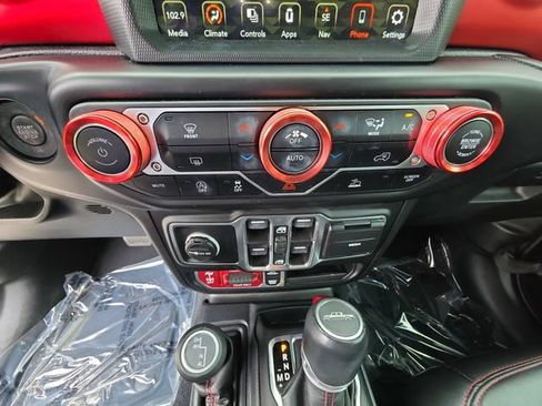Used 2022 Jeep Gladiator Rubicon w/ Trailer Tow Package AWD/4WD image 20