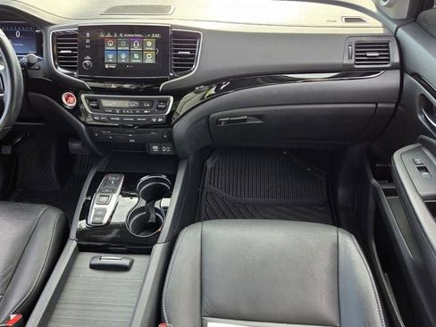 Used 2021 Honda Pilot Touring image 16