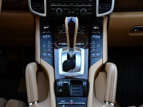 Used 2014 Porsche Cayenne Base image 24