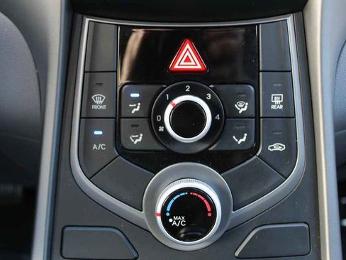 Used 2015 Hyundai Elantra SE w/ Option Group 02 image 20