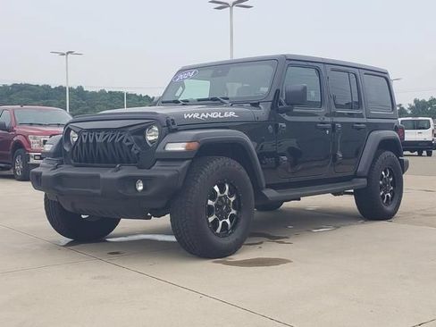 Used 2024 Jeep Wrangler Unlimited Sport AWD/4WD image 9