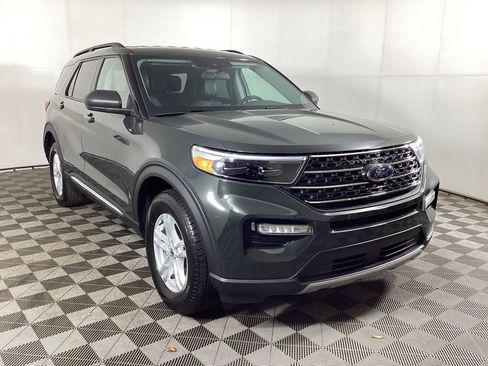 Used 2023 Ford Explorer XLT w/ Equipment Group 202A AWD/4WD image 1