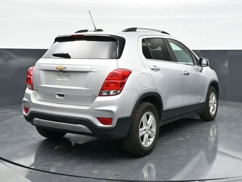 Used 2020 Chevrolet Trax LT w/ LT Convenience Package FWD image 7