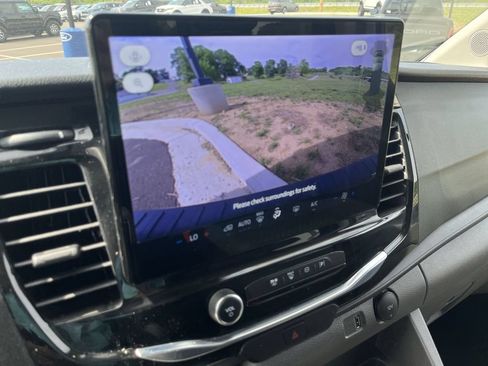 Used 2023 Ford Transit 350 XLT RWD image 17