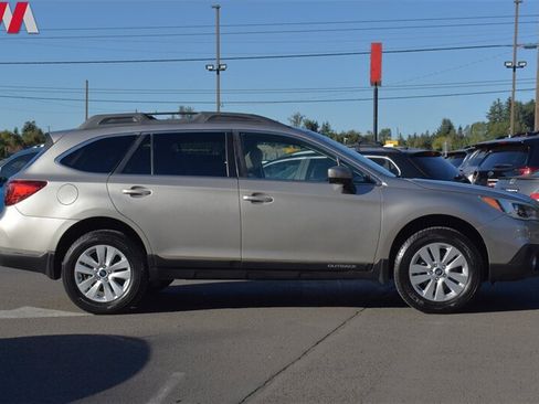 Used 2015 Subaru Outback 2.5i Premium AWD/4WD image 6