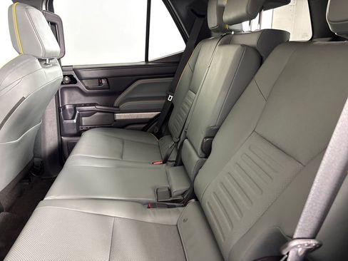 Used 2025 Toyota 4Runner Trailhunter AWD/4WD image 31