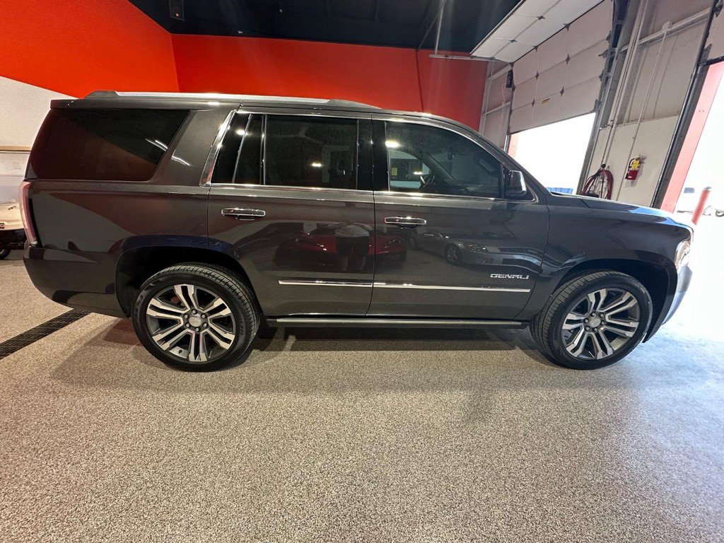 Used 2018 GMC Yukon Denali w/ Denali Ultimate Package AWD/4WD image 4