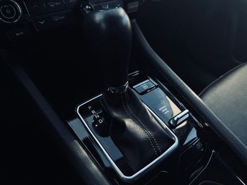 Certified 2022 Jeep Compass Limited image 33