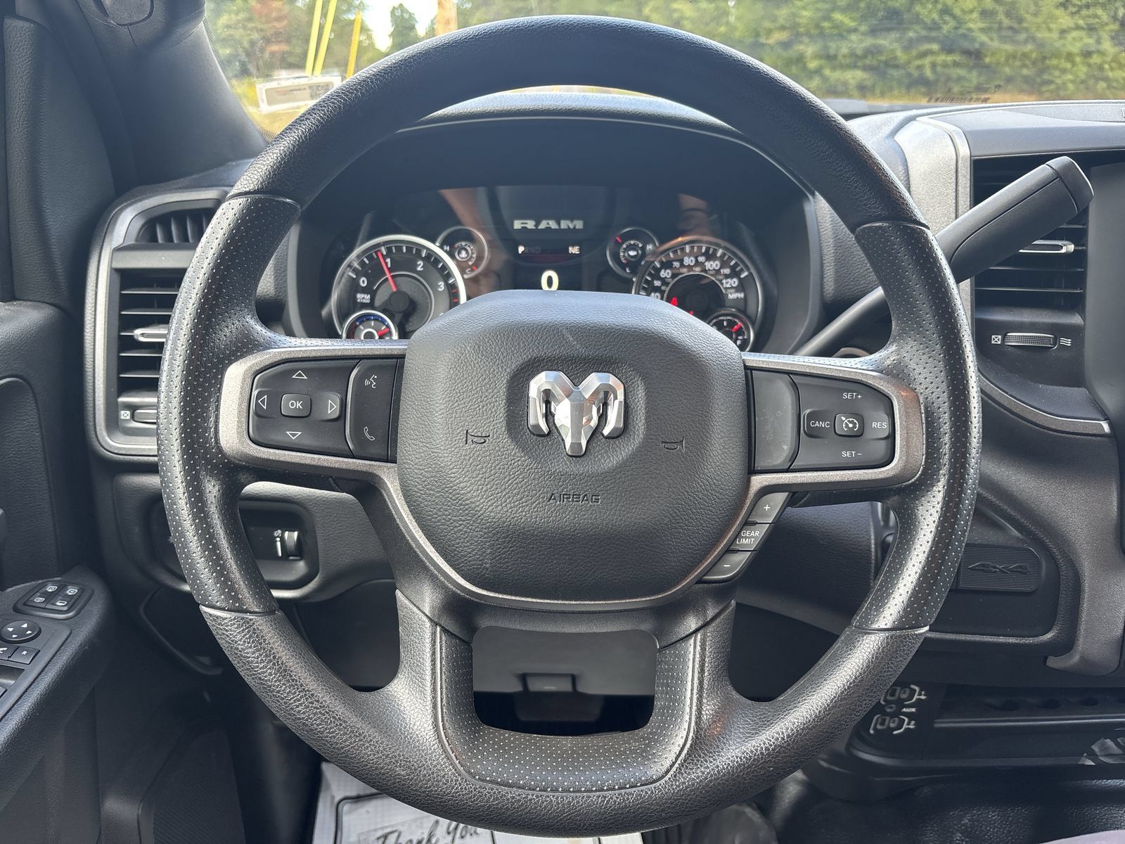 Used 2024 RAM 3500 Tradesman w/ Chrome Appearance Group AWD/4WD image 17