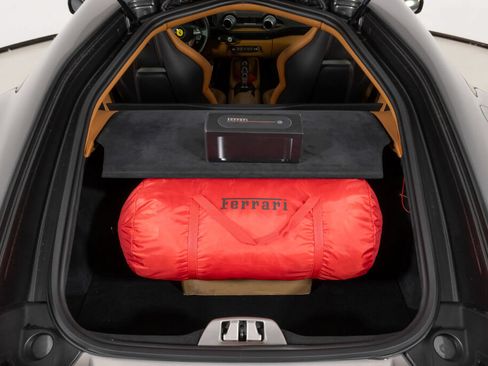 Used 2019 Ferrari 812 Superfast RWD image 19