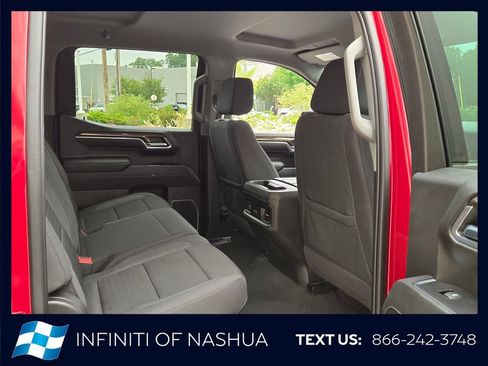 Used 2023 Chevrolet Silverado 1500 LT AWD/4WD image 17