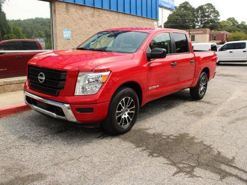 Used 2023 Nissan Titan SV RWD image 3