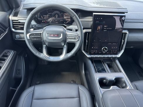 Used 2026 GMC Acadia Elevation w/ Elevation Premium Package FWD image 18