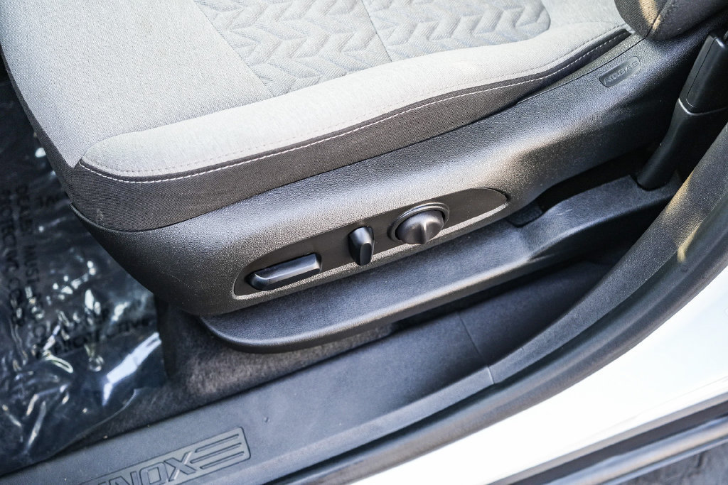 Used 2023 Chevrolet Equinox LT AWD/4WD image 21