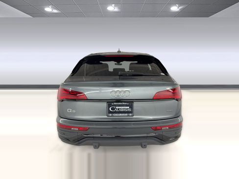 Used 2023 Audi Q5 2.0T Prestige w/ Prestige Package image 10