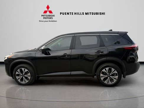 Used 2023 Nissan Rogue SV image 8