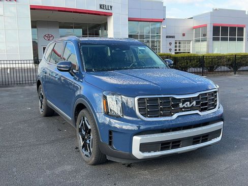 Used 2023 Kia Telluride S w/ S Sunroof Package image 3