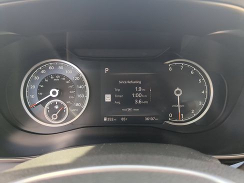 Used 2025 Genesis G70 2.5T RWD image 31