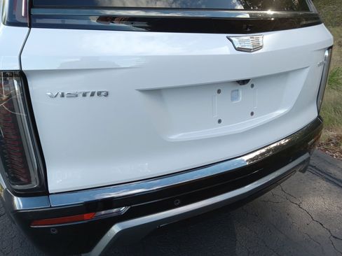 New 2026 Cadillac Vistiq Sport image 8