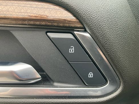 Used 2025 Chevrolet Silverado 1500 LT image 12