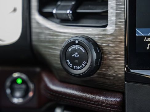 Used 2023 Ford Expedition Max Limited image 30