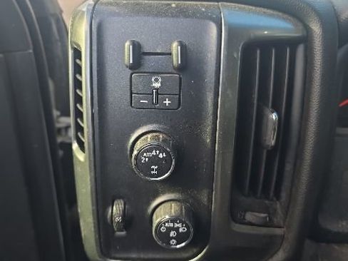 Used 2018 Chevrolet Silverado 1500 LT w/ All Star Edition AWD/4WD image 8