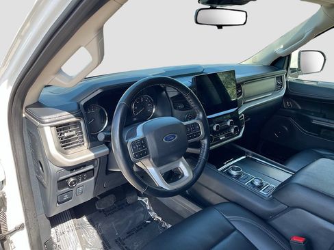 Used 2023 Ford Expedition XLT AWD/4WD image 9