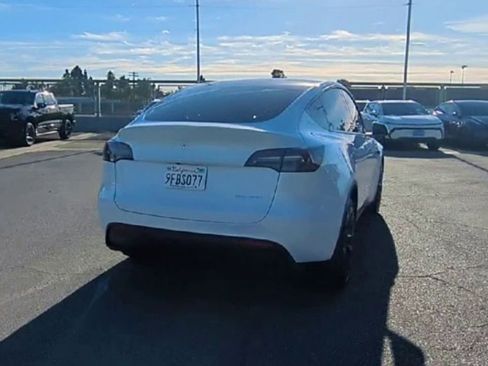Used 2023 Tesla Model Y Long Range image 7
