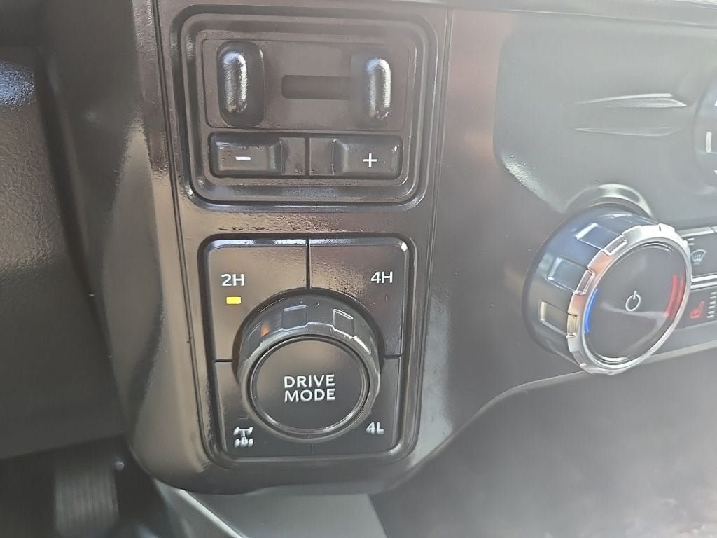 Used 2024 Ford F350 Lariat w/ Lariat Ultimate Package AWD/4WD image 19