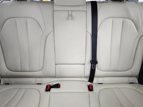 Used 2022 BMW X5 xDrive40i w/ Parking Assistance Package image 28