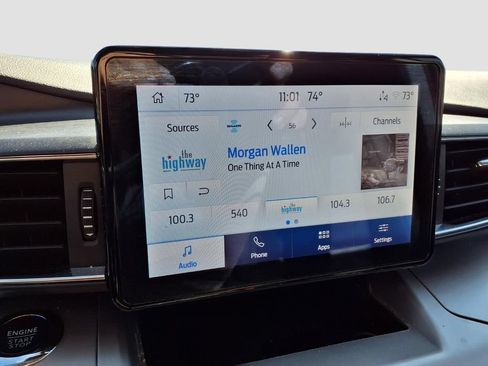 Used 2022 Ford Explorer XLT w/ Equipment Group 202A AWD/4WD image 10