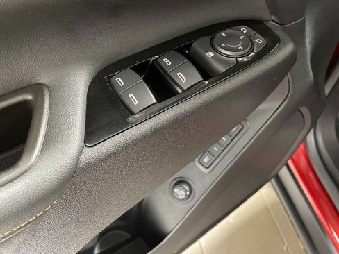 Used 2023 Chevrolet Equinox Premier AWD/4WD image 19