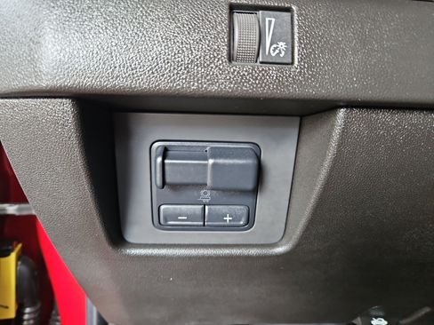 Used 2025 Chevrolet Colorado Trail Boss image 20