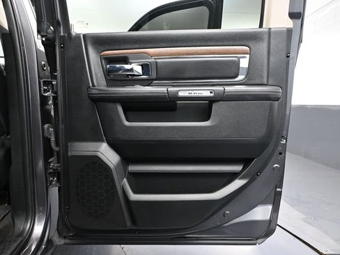 Used 2017 RAM 1500 Laramie image 37