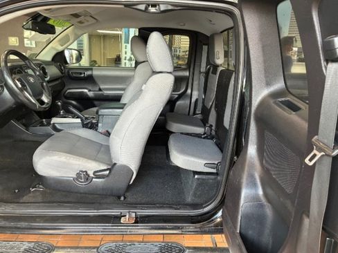 Used 2019 Toyota Tacoma SR5 image 14