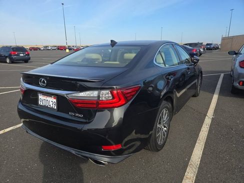Used 2017 Lexus ES 350 w/ Navigation System Package FWD image 2