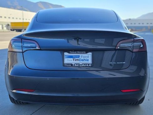 Used 2018 Tesla Model 3 image 4