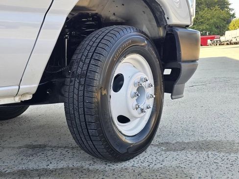 Used 2021 Ford E-450 and Econoline 450 Super Duty w/ Power Windows & Locks Group image 15