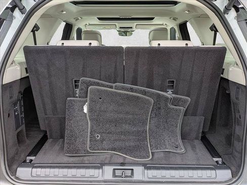 Certified 2025 Land Rover Discovery Dynamic SE AWD/4WD image 6