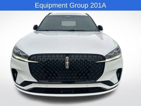Used 2025 Lincoln Aviator Reserve w/ Equipment Group 201A image 2