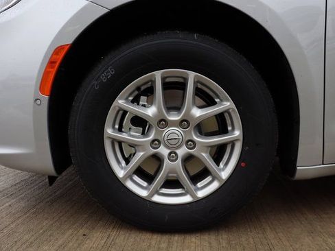 New 2026 Chrysler Pacifica Select FWD image 24