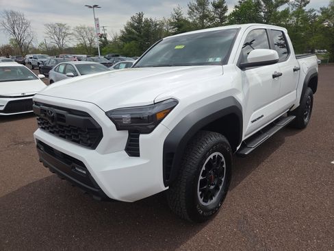 Used 2024 Toyota Tacoma TRD Off-Road AWD/4WD image 7