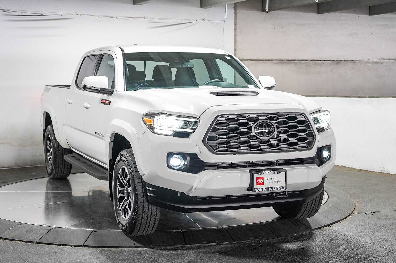 Certified 2023 Toyota Tacoma TRD Sport AWD/4WD image 2