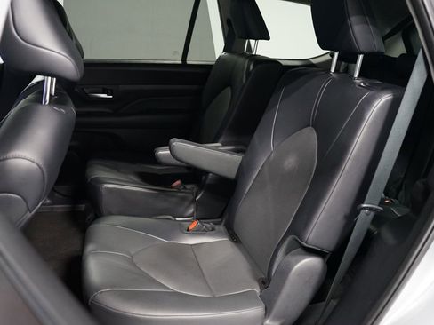 Used 2024 Toyota Grand Highlander XLE image 28