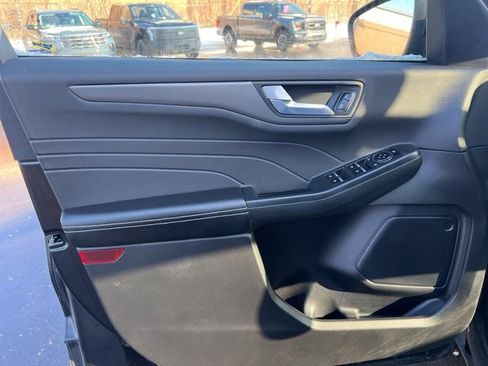 Used 2023 Ford Escape SE image 20