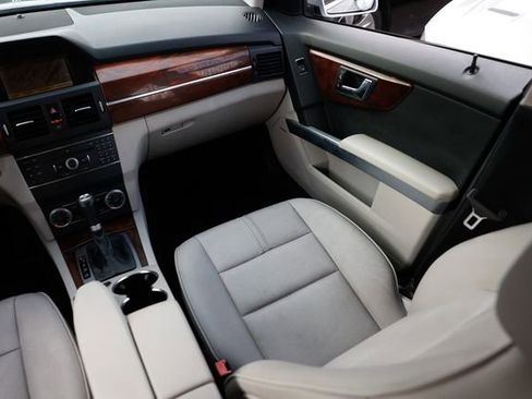 Used 2010 Mercedes-Benz GLK 350 2WD w/ Multimedia Pkg image 26